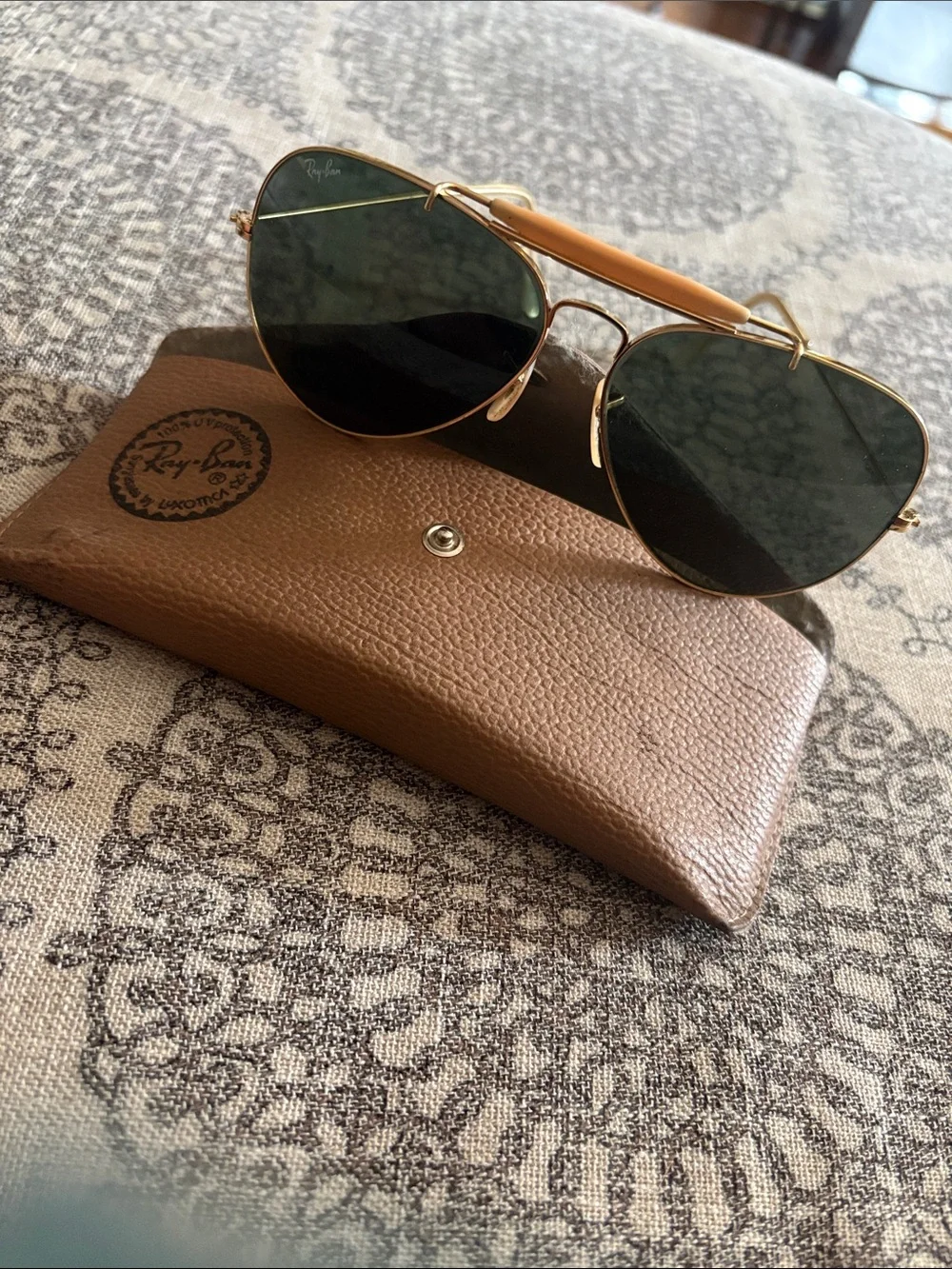 Ray-Ban Gold Frame Sunglasses and Brown Case